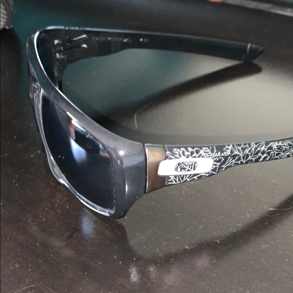 SOLD!!!! Oakley sunglasses